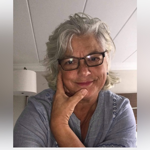 Meet your Posher, Marilynn - Picture 1 of 2